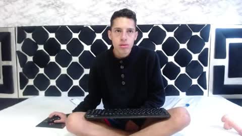 Snapshot of thiagos19 chatting on 07-18-26, 01:32 Thiago online show from 07-18-26, 01:32