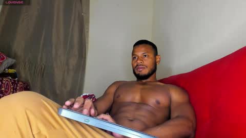 Snapshot of thiagosantos_ chatting on 10-27-25, 11:52 Thiago Instagram online show from 10-27-25, 11:52