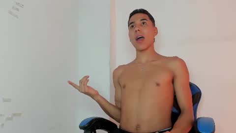 Snapshot of thiagosexy005 chatting on 06-21-26, 12:35 thiagosexy005 online show from 06-21-26, 12:35