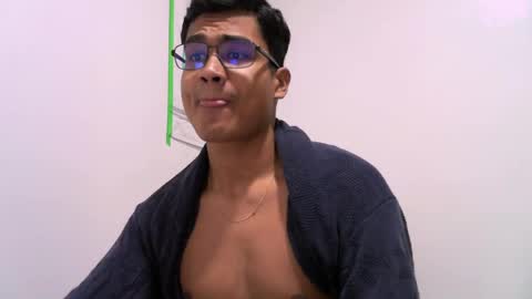 Snapshot of thiagovega_ chatting on 05-19-26, 06:31 thiagovega_ online show from 05-19-26, 06:31
