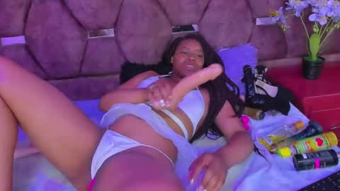 thiana_taylor online show from 10-09-25, 09:57