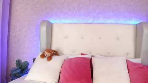 ThianaLopez online show from 06-24-26, 07:57