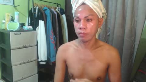 Snapshot of thick_bigcock13 chatting on 09-28-25, 12:49 gil online show from 09-28-25, 12:49