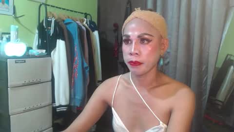 Snapshot of thick_bigcock13 chatting on 09-28-25, 01:27 gil online show from 09-28-25, 01:27