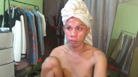 Snapshot of thick_bigcock13 chatting on 10-04-25, 12:30 gil online show from 10-04-25, 12:30