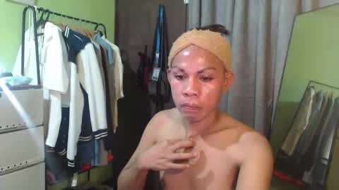 Snapshot of thick_bigcock13 chatting on 10-06-25, 01:08 gil online show from 10-06-25, 01:08