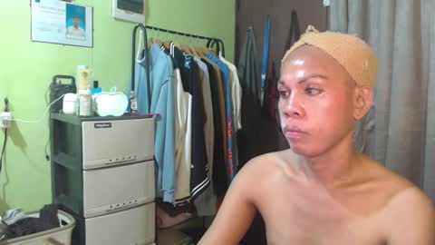 Snapshot of thick_bigcock13 chatting on 10-13-25, 06:02 gil online show from 10-13-25, 06:02