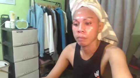 Snapshot of thick_bigcock13 chatting on 10-14-25, 01:17 gil online show from 10-14-25, 01:17