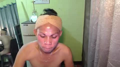 Snapshot of thick_bigcock13 chatting on 11-29-25, 08:28 gil online show from 11-29-25, 08:28