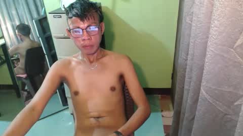 Snapshot of thick_bigcock13 chatting on 12-03-25, 07:05 gil online show from 12-03-25, 07:05