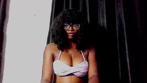 Snapshot of thick_ebonie chatting on 10-05-25, 09:29 Jenny online show from 10-05-25, 09:29
