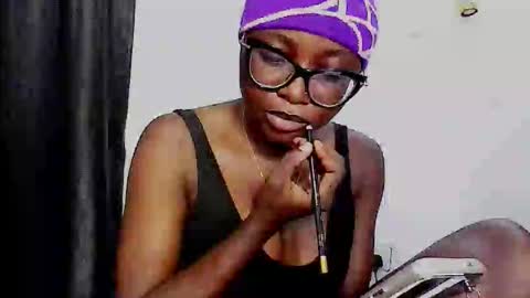 Snapshot of thick_ebonie chatting on 10-12-25, 09:36 Jenny online show from 10-12-25, 09:36