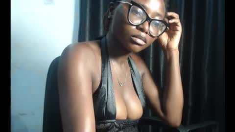 Snapshot of thick_ebonie chatting on 10-18-25, 05:57 Jenny online show from 10-18-25, 05:57