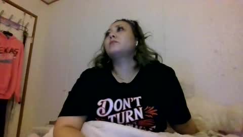 Snapshot of thickassazn93 chatting on 11-17-25, 11:43 thickassazn93 online show from 11-17-25, 11:43