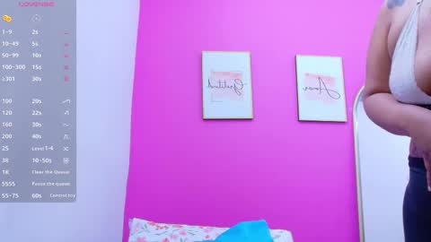 Snapshot of thickbrunnett chatting on 09-14-25, 11:42 SOFIA online show from 09-14-25, 11:42