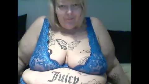 Snapshot of thickdarkangel chatting on 04-16-26, 01:56 thickdarkangel online show from 04-16-26, 01:56