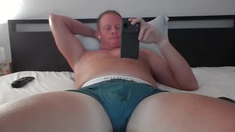 Snapshot of thickkredd8 chatting on 02-15-26, 01:24 thickkredd8 online show from 02-15-26, 01:24