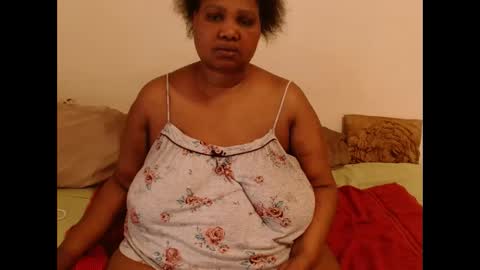 Snapshot of thicksexymellons chatting on 09-27-25, 08:19 Pat online show from 09-27-25, 08:19