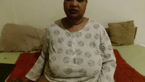 Snapshot of thicksexymellons chatting on 09-28-25, 07:41 Pat online show from 09-28-25, 07:41