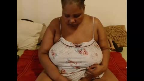 Snapshot of thicksexymellons chatting on 09-29-25, 09:47 Pat online show from 09-29-25, 09:47