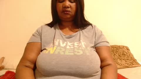 Snapshot of thicksexymellons chatting on 10-10-25, 07:24 Pat online show from 10-10-25, 07:24