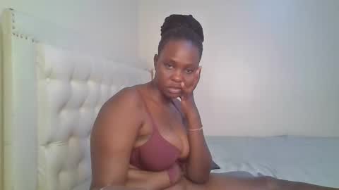 Snapshot of thicky_rue chatting on 01-05-26, 05:27 Rue online show from 01-05-26, 05:27