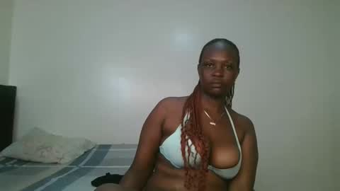 Snapshot of thicky_rue chatting on 05-15-26, 06:04 Rue online show from 05-15-26, 06:04