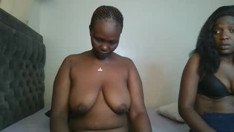 Snapshot of thicky_rue chatting on 05-19-26, 06:03 Rue online show from 05-19-26, 06:03