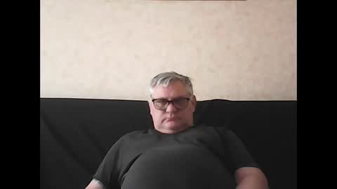 Snapshot of thierrysymp chatting on 01-01-25, 10:32 Thierrysymp online show from 01-01-25, 10:32