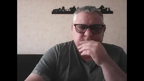 Snapshot of thierrysymp chatting on 02-04-25, 10:32 Thierrysymp online show from 02-04-25, 10:32