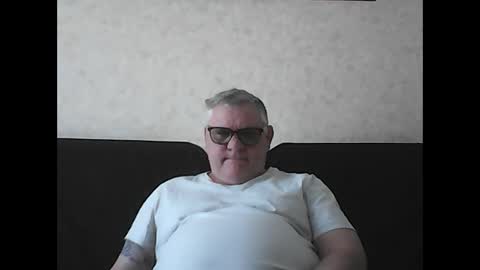 Snapshot of thierrysymp chatting on 03-02-25, 10:56 Thierrysymp online show from 03-02-25, 10:56