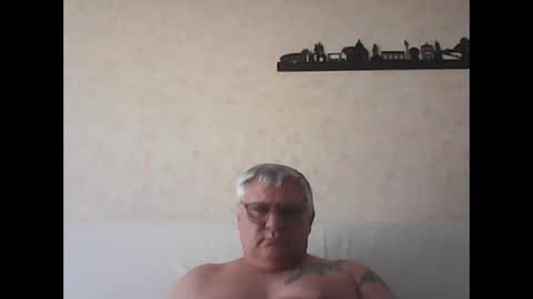 Snapshot of thierrysymp chatting on 09-11-25, 03:56 Thierrysymp online show from 09-11-25, 03:56