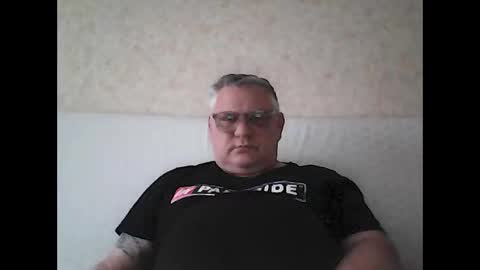 Snapshot of thierrysymp chatting on 11-10-25, 10:25 Thierrysymp online show from 11-10-25, 10:25