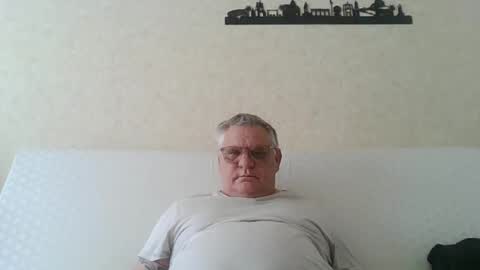 Snapshot of thierrysymp chatting on 05-23-26, 08:40 Thierrysymp online show from 05-23-26, 08:40