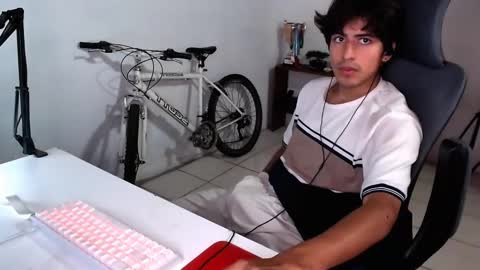 thieves_us online show from 09-08-25, 05:12