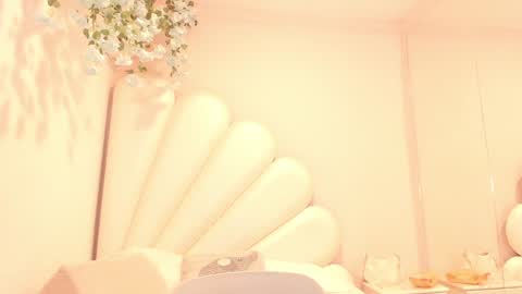 Thifany online show from 01-20-25, 10:37