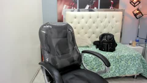 Snapshot of thiiago_collins chatting on 05-31-26, 10:44 THIAGO COLLINS online show from 05-31-26, 10:44