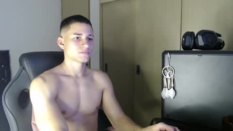 Snapshot of thin_tommy11 chatting on 12-31-24, 11:06 thin_tommy11 online show from 12-31-24, 11:06