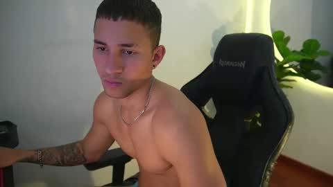 Snapshot of thin_tommy11 chatting on 01-08-26, 10:01 thin_tommy11 online show from 01-08-26, 10:01