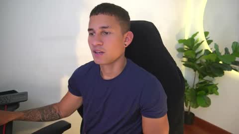 Snapshot of thin_tommy11 chatting on 02-06-26, 08:01 thin_tommy11 online show from 02-06-26, 08:01