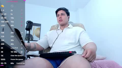 Snapshot of thom_ohtani chatting on 10-19-25, 06:08 thom_ohtani online show from 10-19-25, 06:08