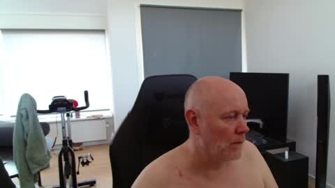 thomas806035 online show from 07-18-26, 11:36