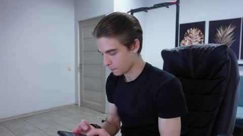 Snapshot of thomas_brons chatting on 06-04-26, 01:50 THOMAS BRONS online show from 06-04-26, 01:50