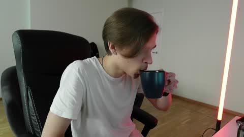 Snapshot of thomas_brons chatting on 06-07-26, 05:11 THOMAS BRONS online show from 06-07-26, 05:11