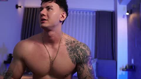 Snapshot of thomas_falcon1 chatting on 10-01-25, 12:05 Thomas Falcon online show from 10-01-25, 12:05