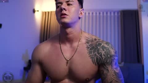 Snapshot of thomas_falcon1 chatting on 10-01-25, 11:11 Thomas Falcon online show from 10-01-25, 11:11