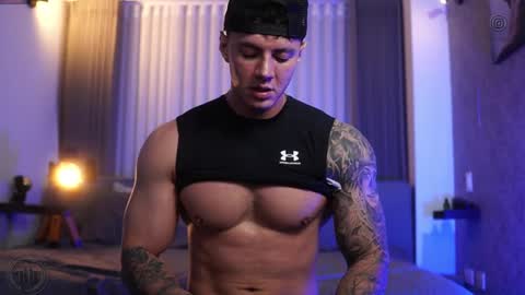 Snapshot of thomas_falcon1 chatting on 10-08-25, 10:51 Thomas Falcon online show from 10-08-25, 10:51