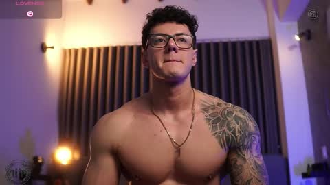 Snapshot of thomas_falcon1 chatting on 10-19-25, 02:23 Thomas Falcon online show from 10-19-25, 02:23