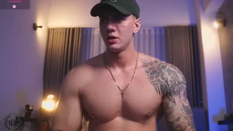 Snapshot of thomas_falcon1 chatting on 10-27-25, 12:58 Thomas Falcon online show from 10-27-25, 12:58