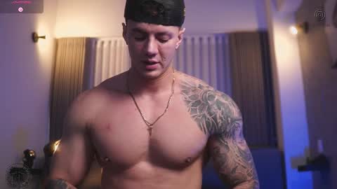 Snapshot of thomas_falcon1 chatting on 10-28-25, 12:14 Thomas Falcon online show from 10-28-25, 12:14